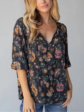 Natural Life Maribel Top Boho Black Floral